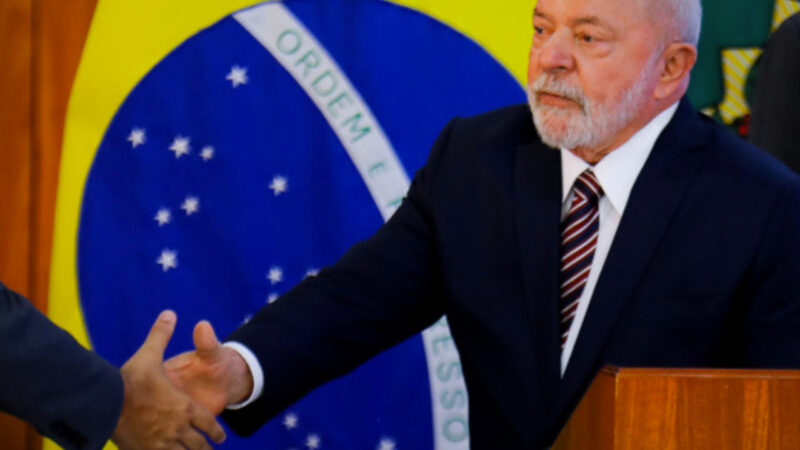 Lula concedeu 60% a mais em publicidade à ‘Globo’ do que Bolsonaro, sem obter resultados